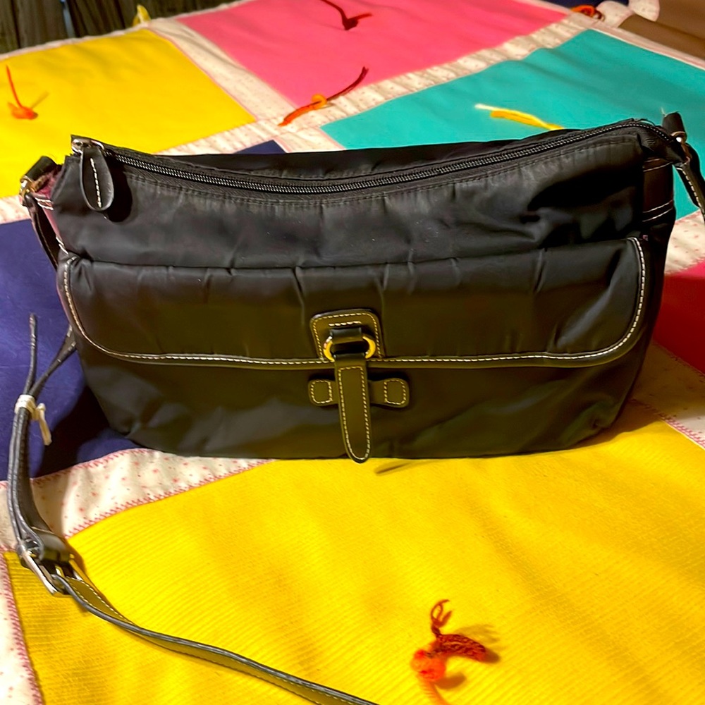 Black Etienne Aigner Purse… in GREAT Loved Condition